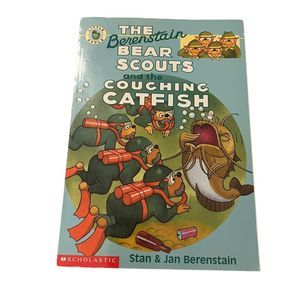 The Berenstain Bear Scouts And The Coughing Catfish Scholastic PB‎ Chapter Book